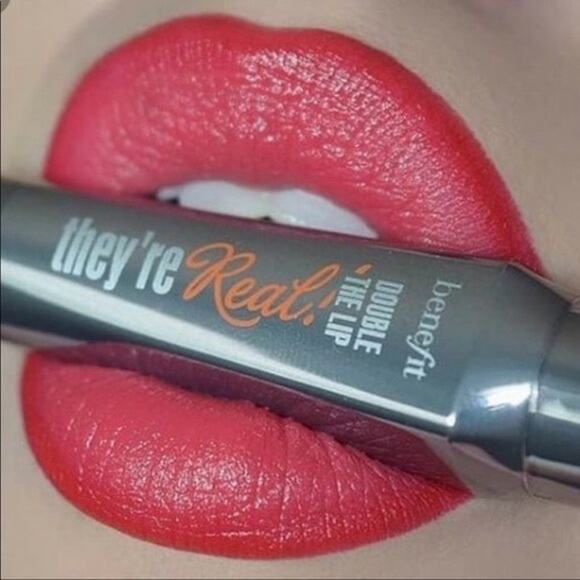 Benefit They're Real - Double the Lip Lipstick and Liner in One - Red - Picture 3 of 4